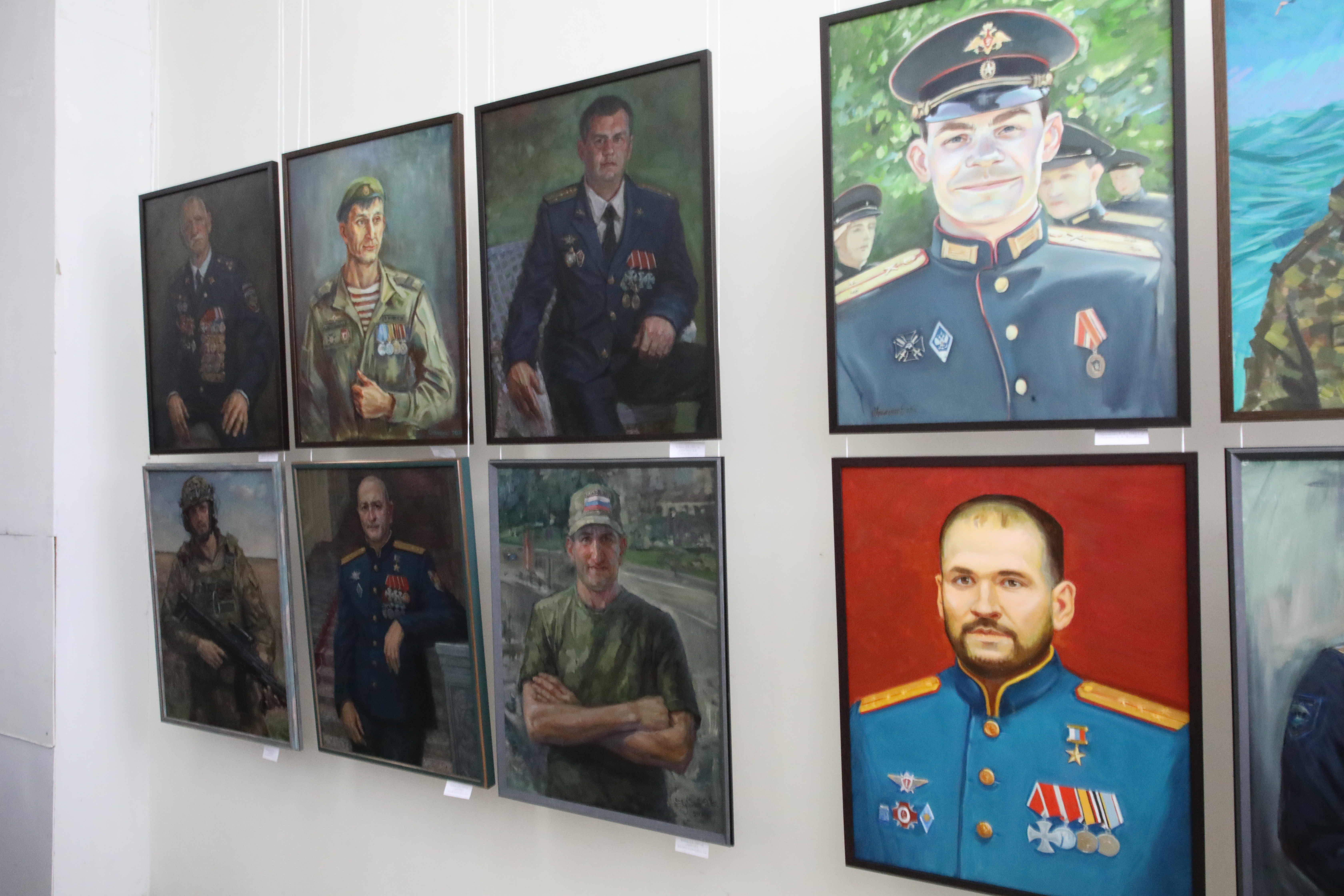В Ставрополе открылась художественная выставка «Служу Отечеству»