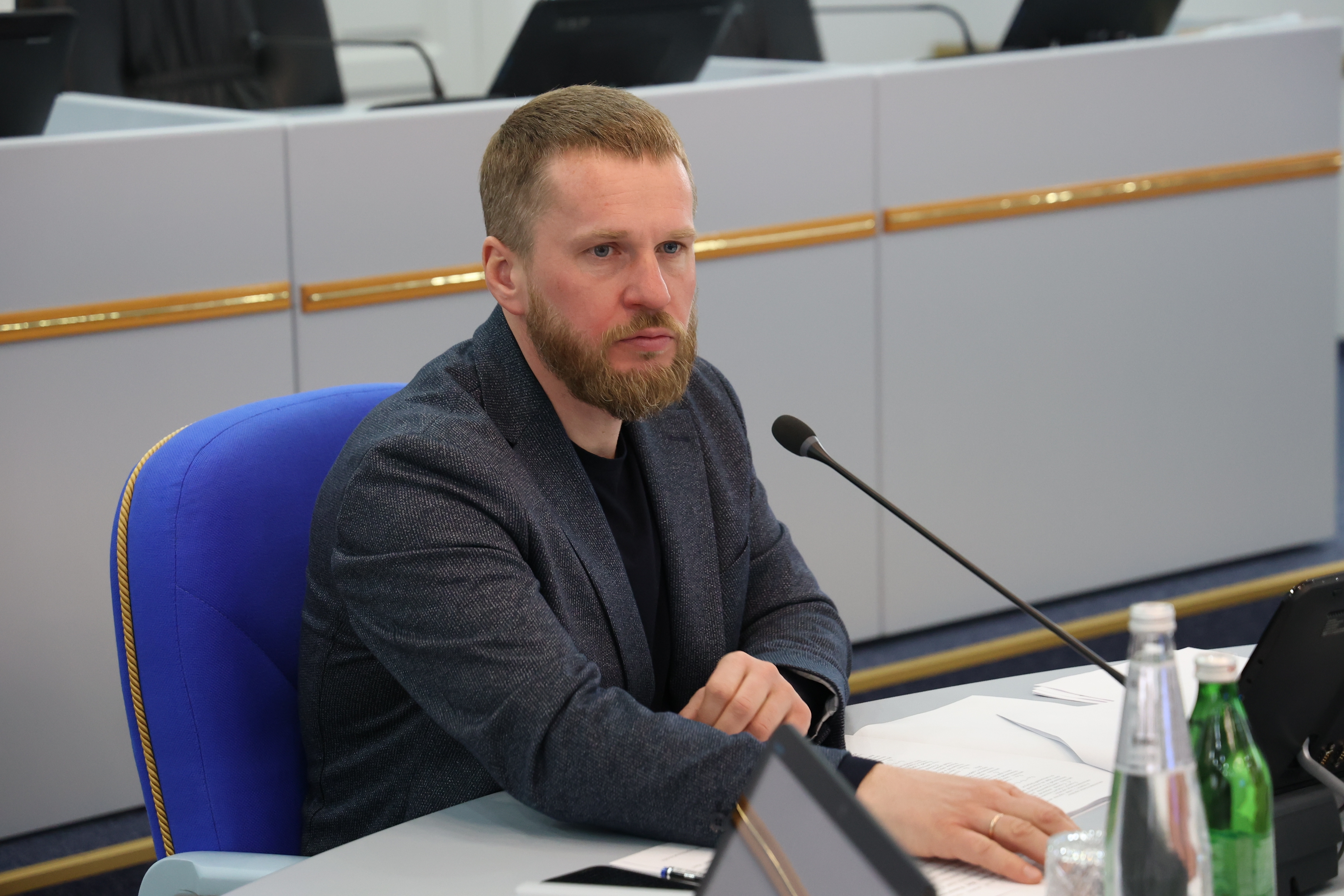 Краевые законодатели рассмотрели изменения в закон  в сфере опеки и попечительства