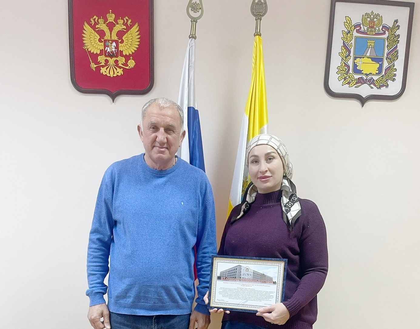 Игорь Андрющенко вручил благодарственное письмо за вклад в развитие молодежной политики Ставрополья