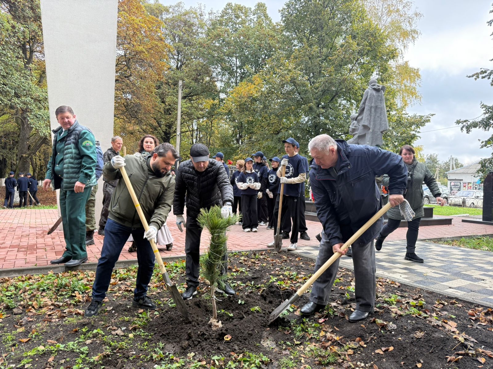 Депутаты Думы края приняли участие во Всероссийской акции «Сохраним лес»