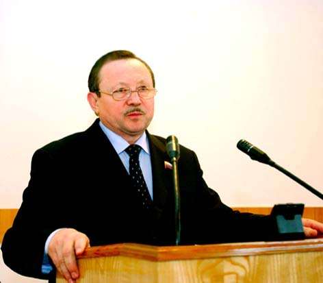 ДЕПУТАТ ДЕРЖИТ ОТЧЁТ