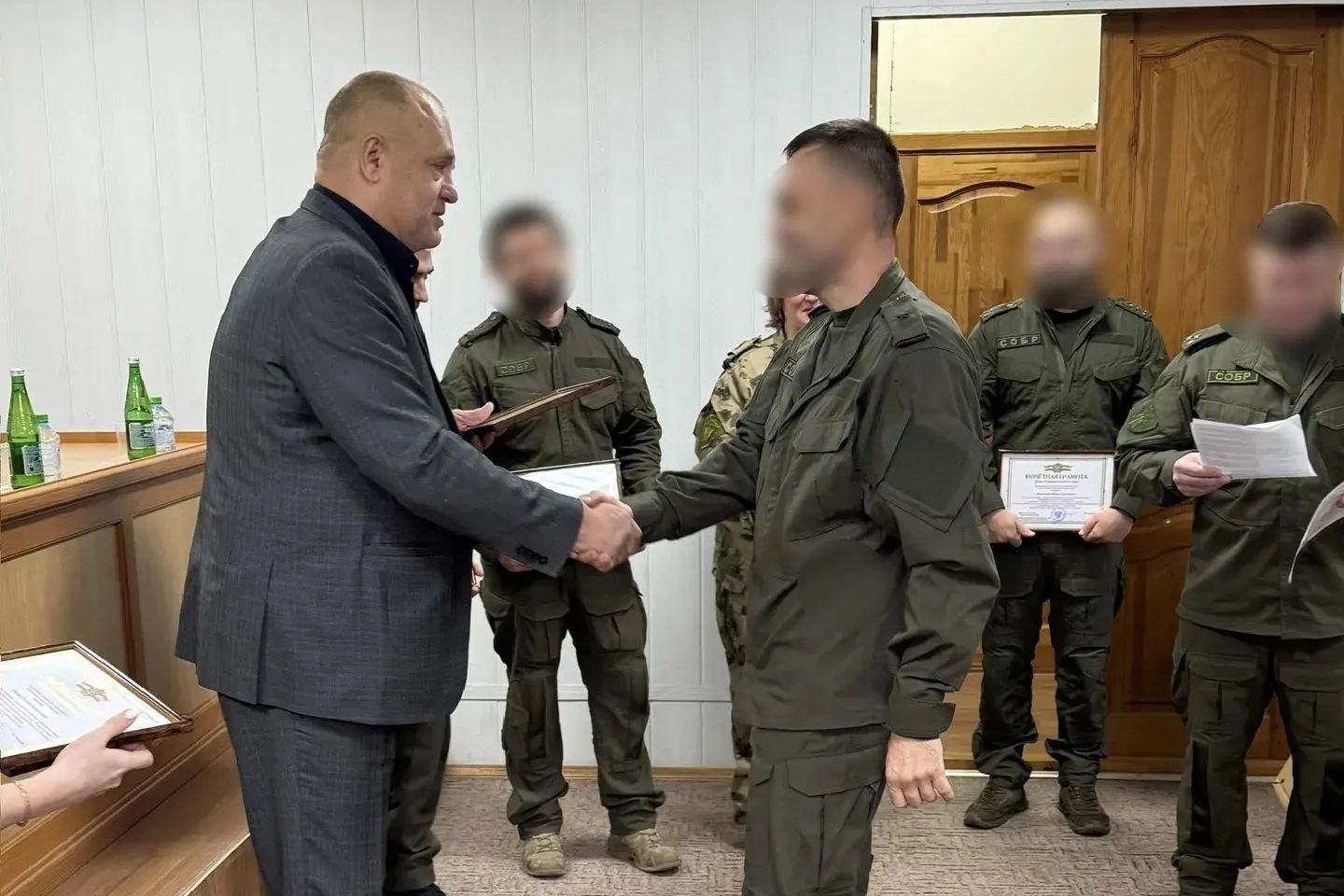 Отличившиеся по итогам года сотрудники Росгвардии отмечены наградами краевой Думы