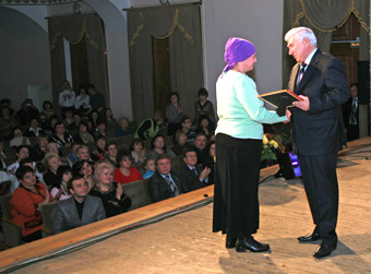 ПРАЗДНИК ДЛЯ МАМ