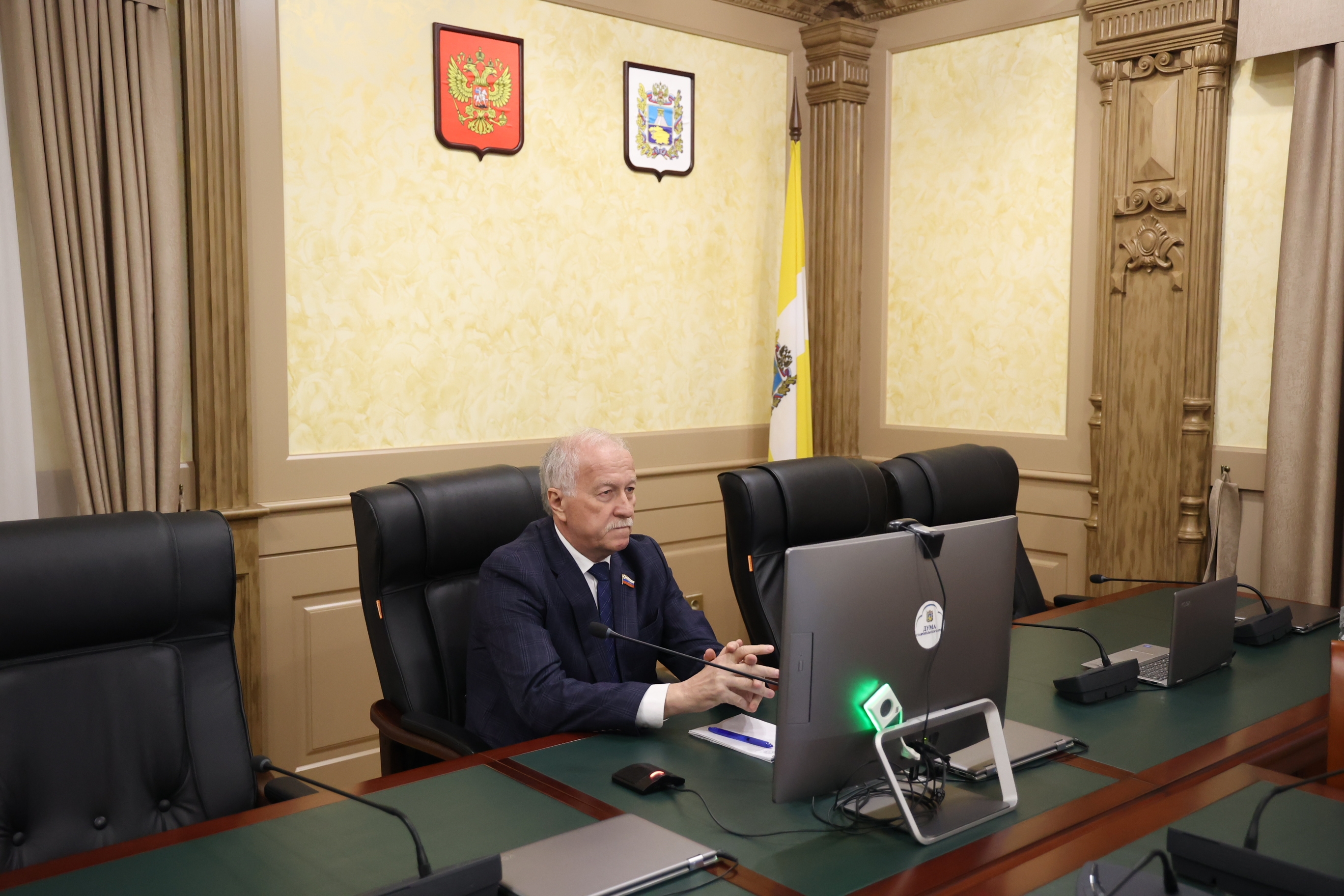 Исполнение нацпроектов и ситуация в АПК рассмотрены на еженедельном рабочем совещании в Правительстве Ставропольского края