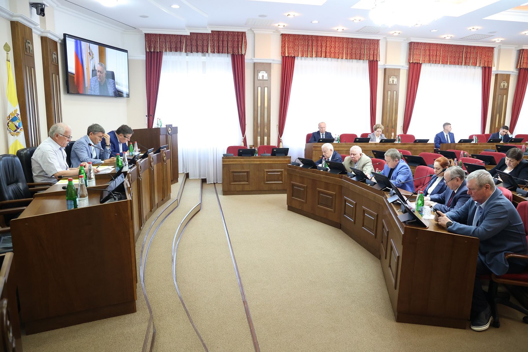 Утверждена повестка июньского заседания Думы