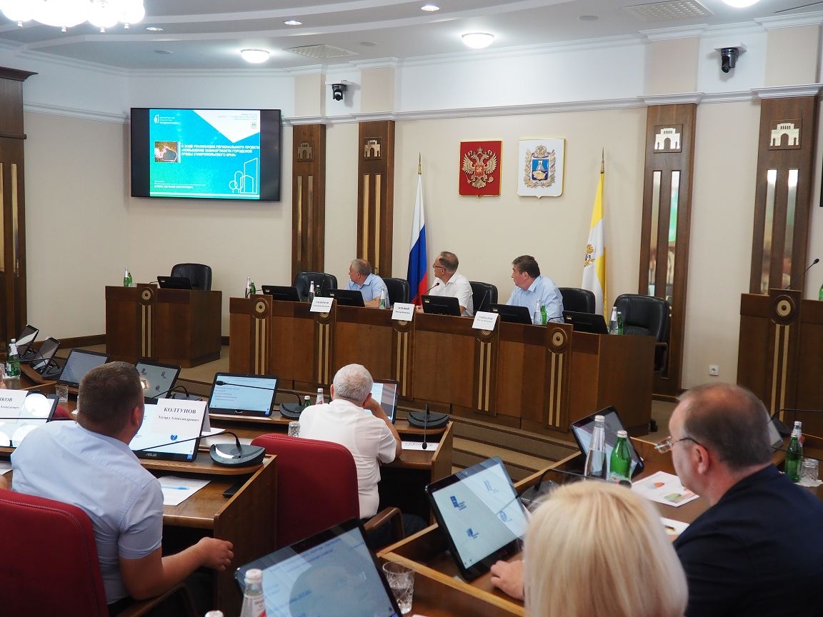 Краевые депутаты обеспокоены затянувшимися сроками дорожных работ и благоустройства в муниципальных образованиях