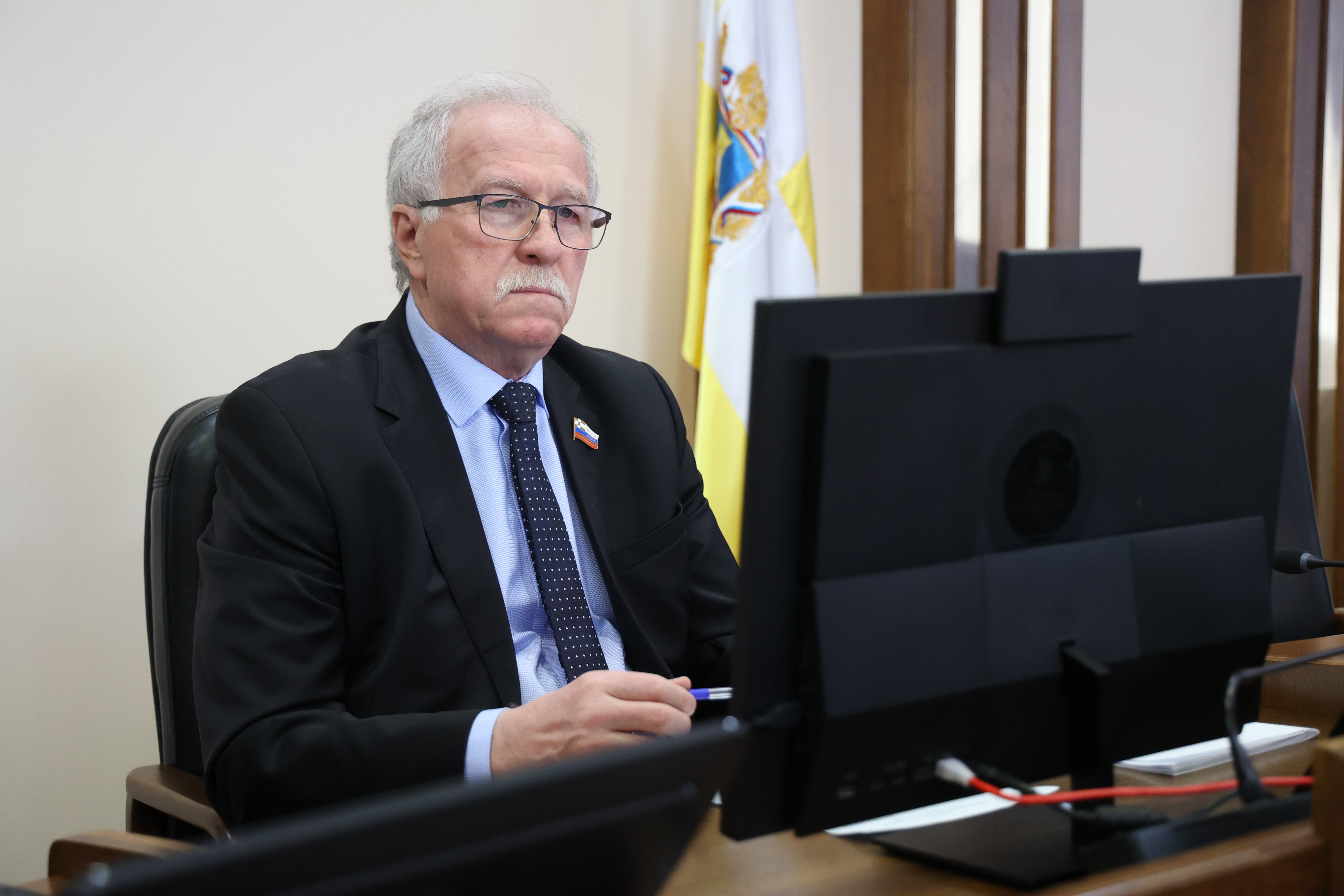 Председатель Думы Николай Великдань призвал депутатов принять участие в выборах Президента России