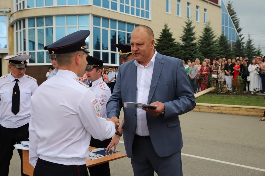 Сергей Шевелев поздравил выпускников ставропольского филиала Краснодарского университета МВД России