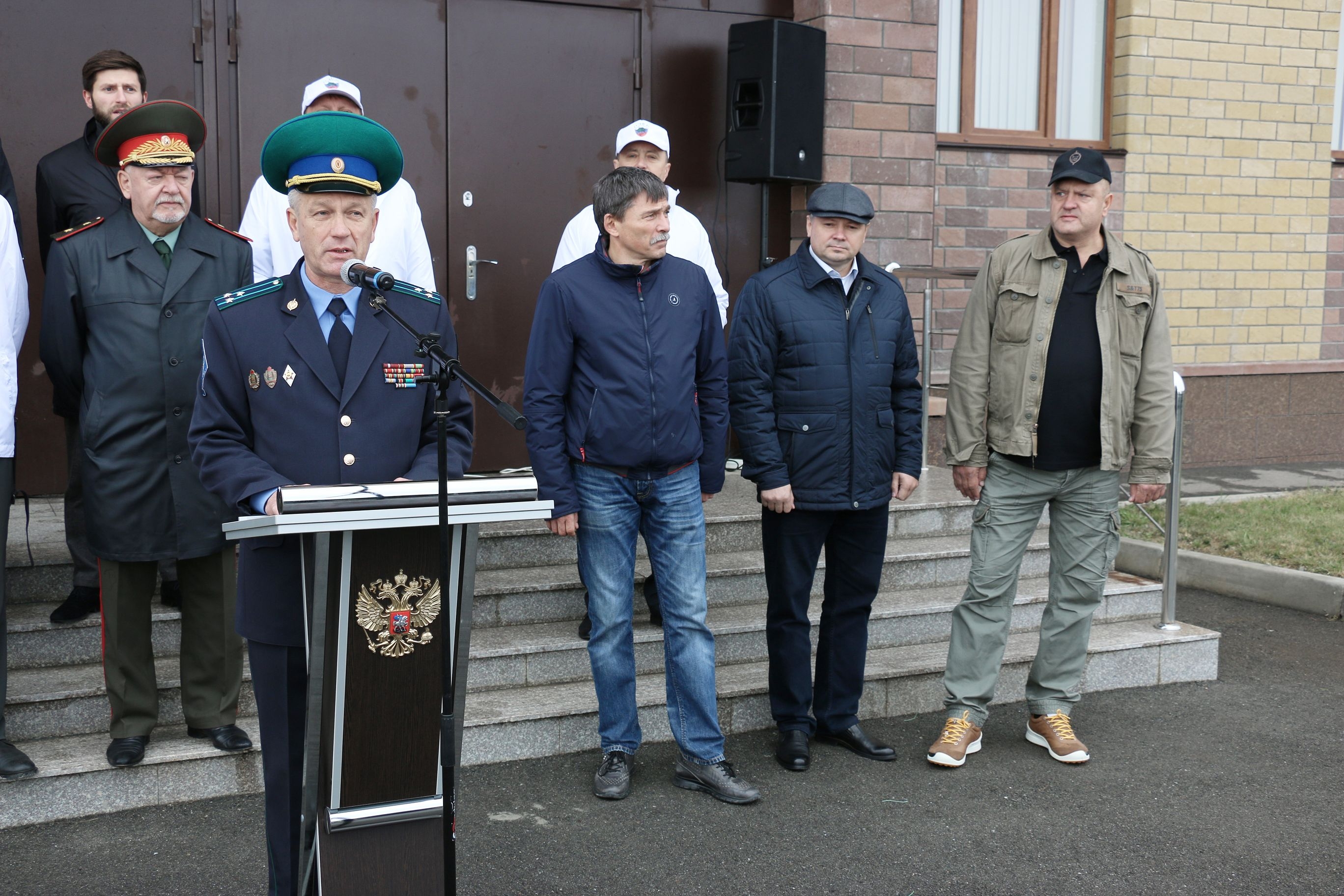 Деревья от парламентариев