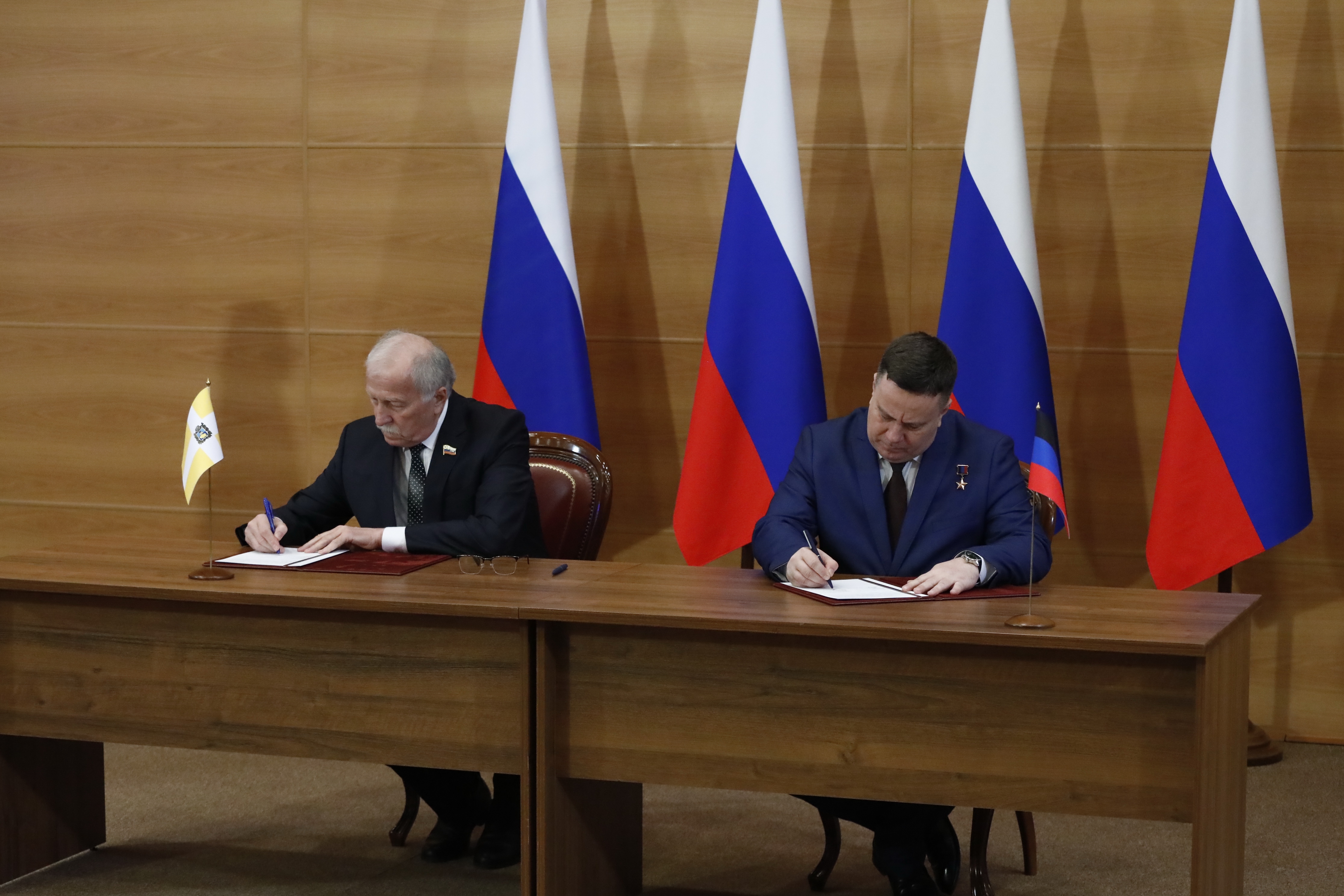 Дума Ставропольского края и Народный Совет Донецкой Народной Республики заключили Соглашение о межпарламентском сотрудничестве