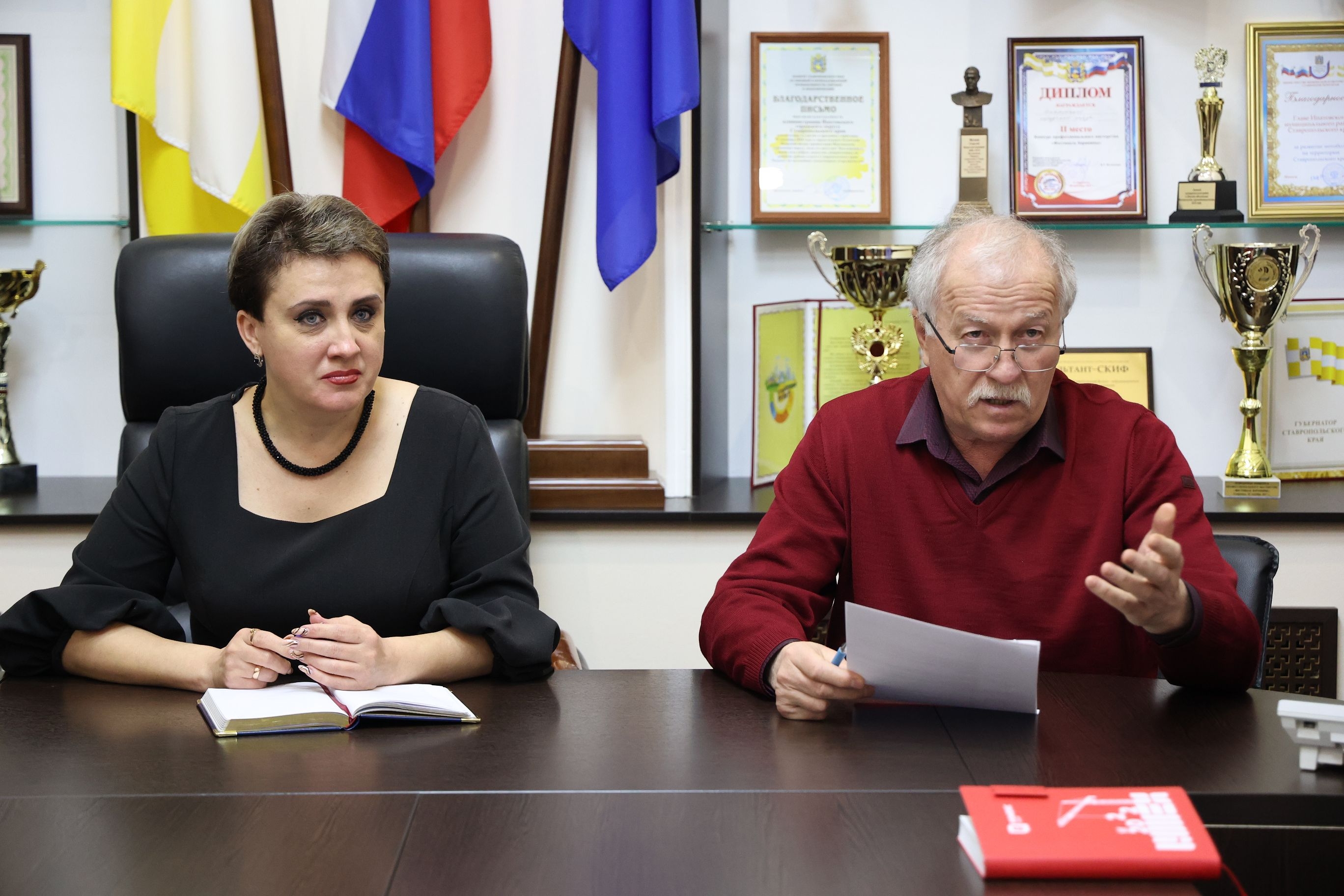 Николай Великдань проверил реализацию социальных и экономических проектов в Ипатовском округе