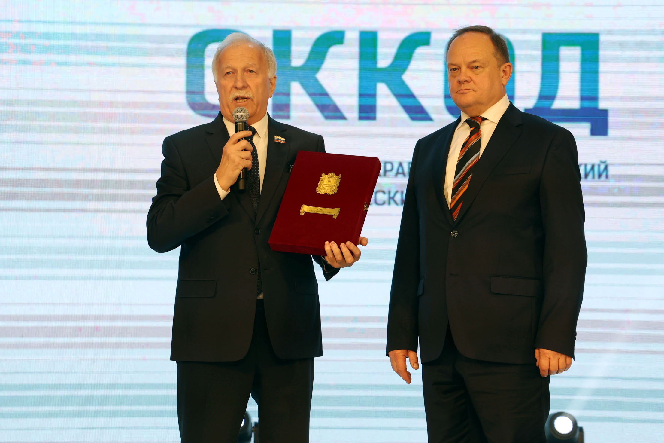 Николай Великдань поздравил с 80-летием коллектив Ставропольского краевого клинического онкологического диспансера