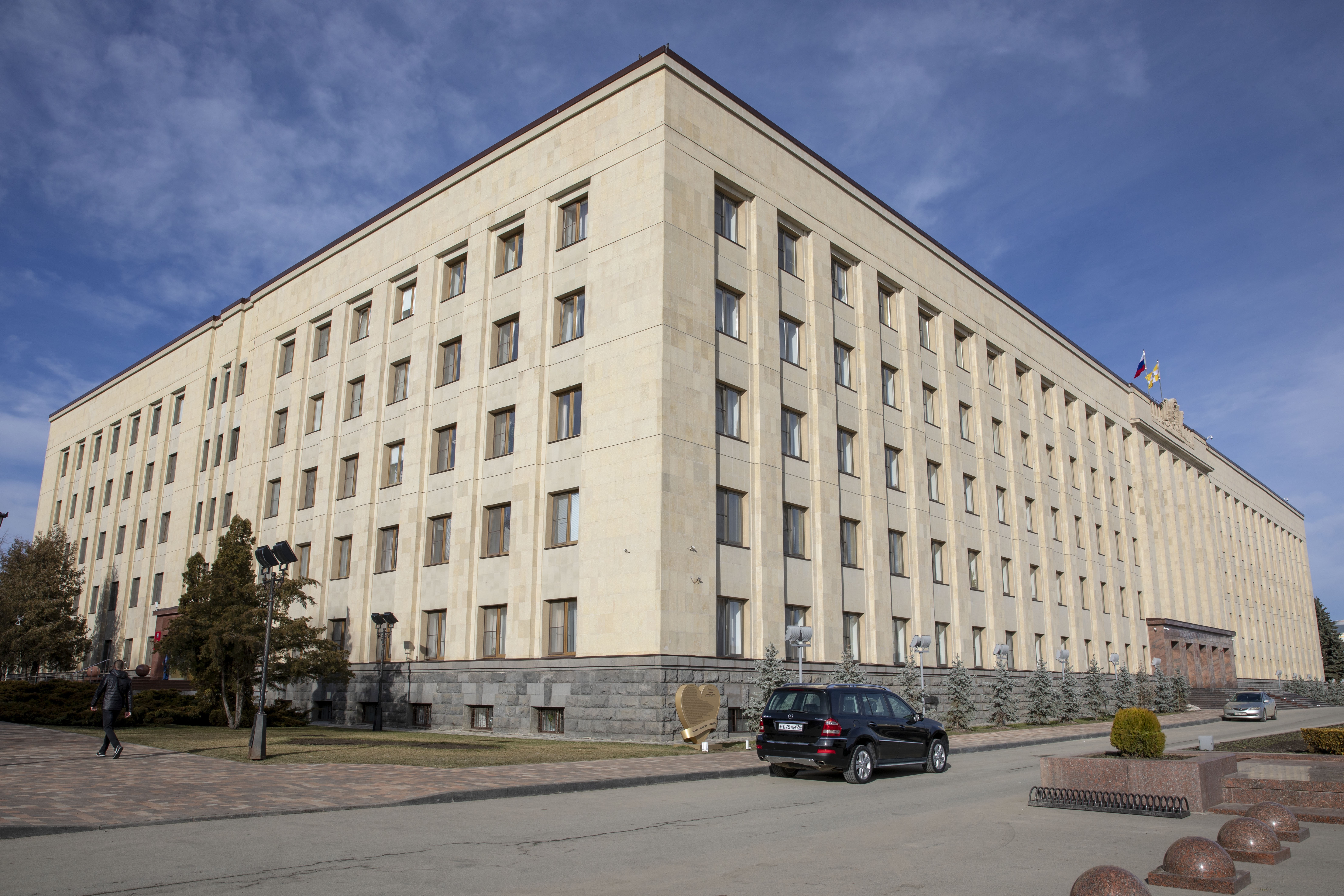 Николай Великдань призвал органы местного самоуправления усилить разъяснительную работу по поводу стоимости услуг за вывоз мусора