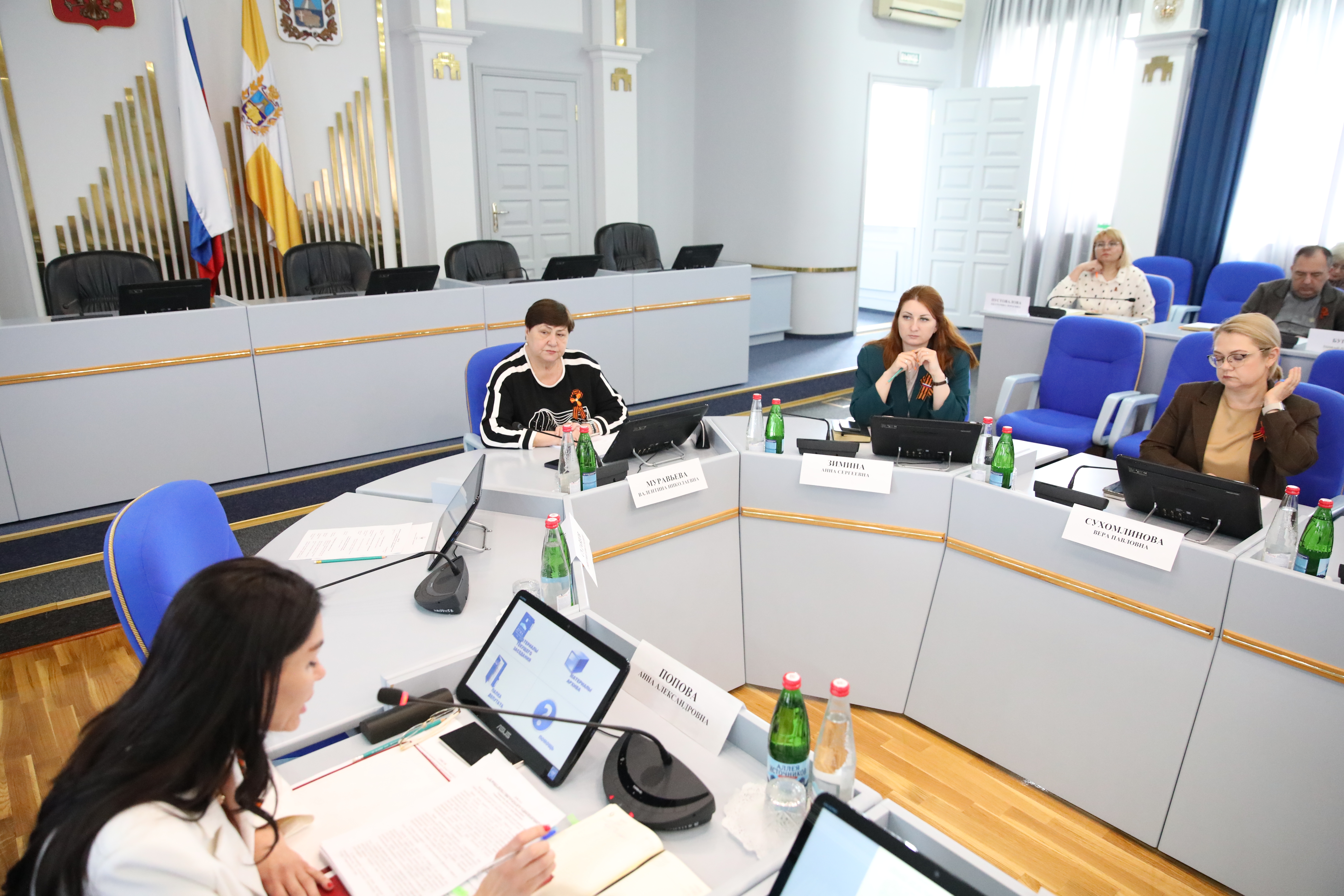 Депутаты работают над изменениями краевого закона по предоставлению гражданам социальных услуг