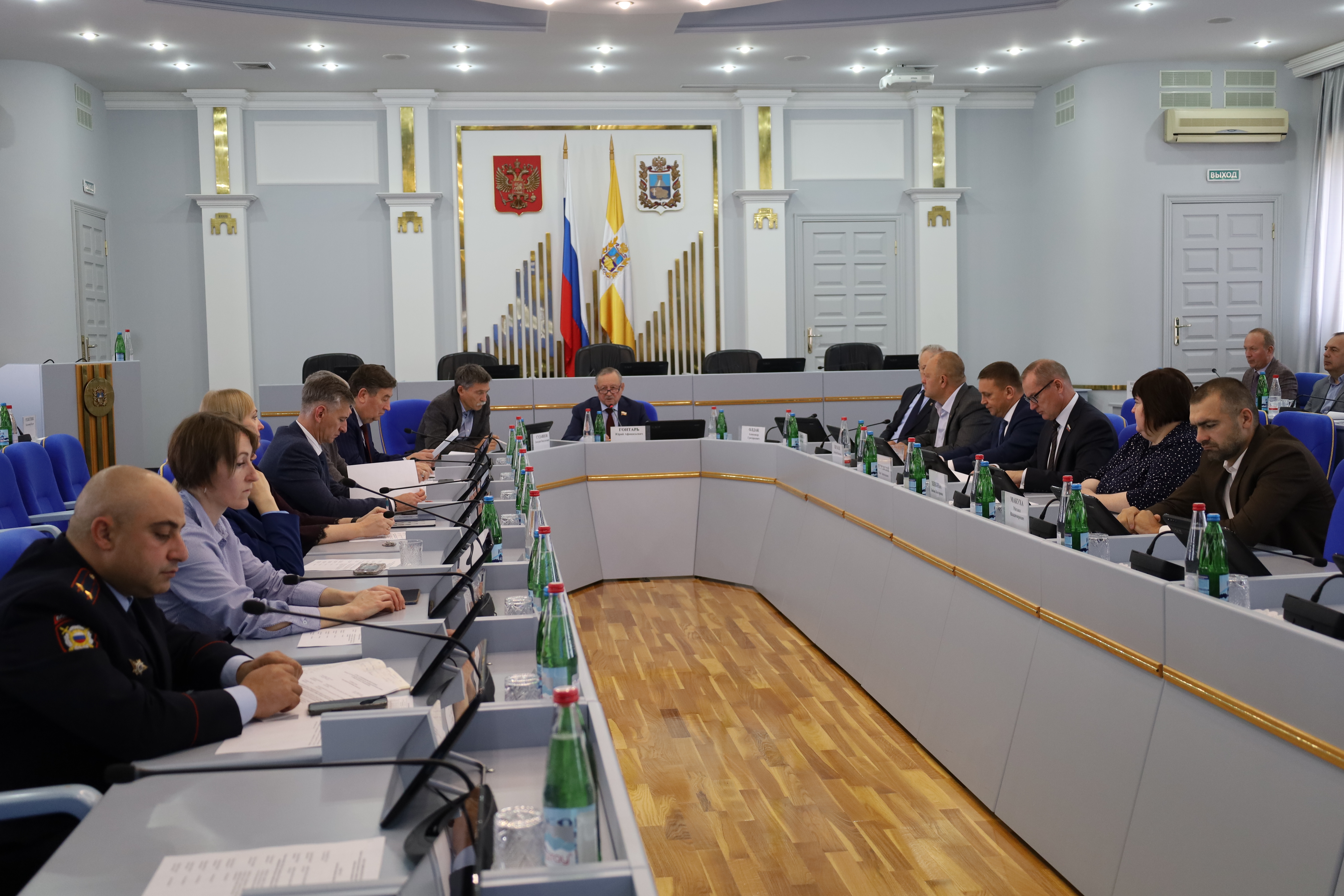 Депутаты работают над совершенствованием краевых законов об административных правонарушениях и патриотическом воспитании