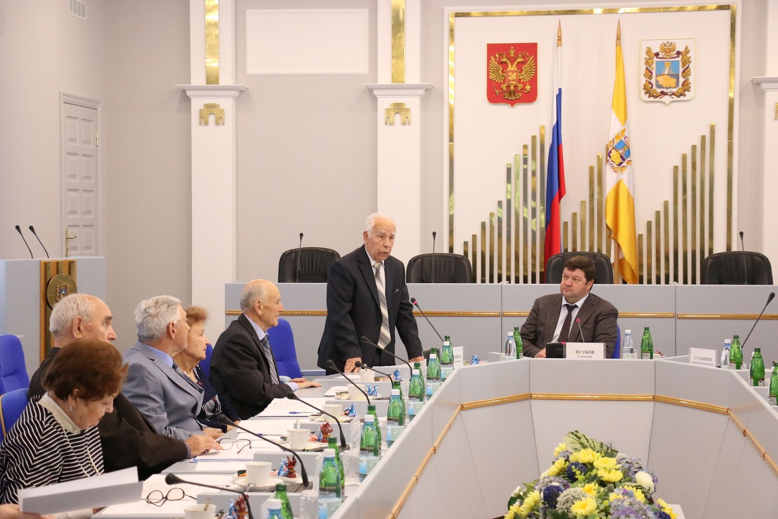 Совет старейшин начал работу