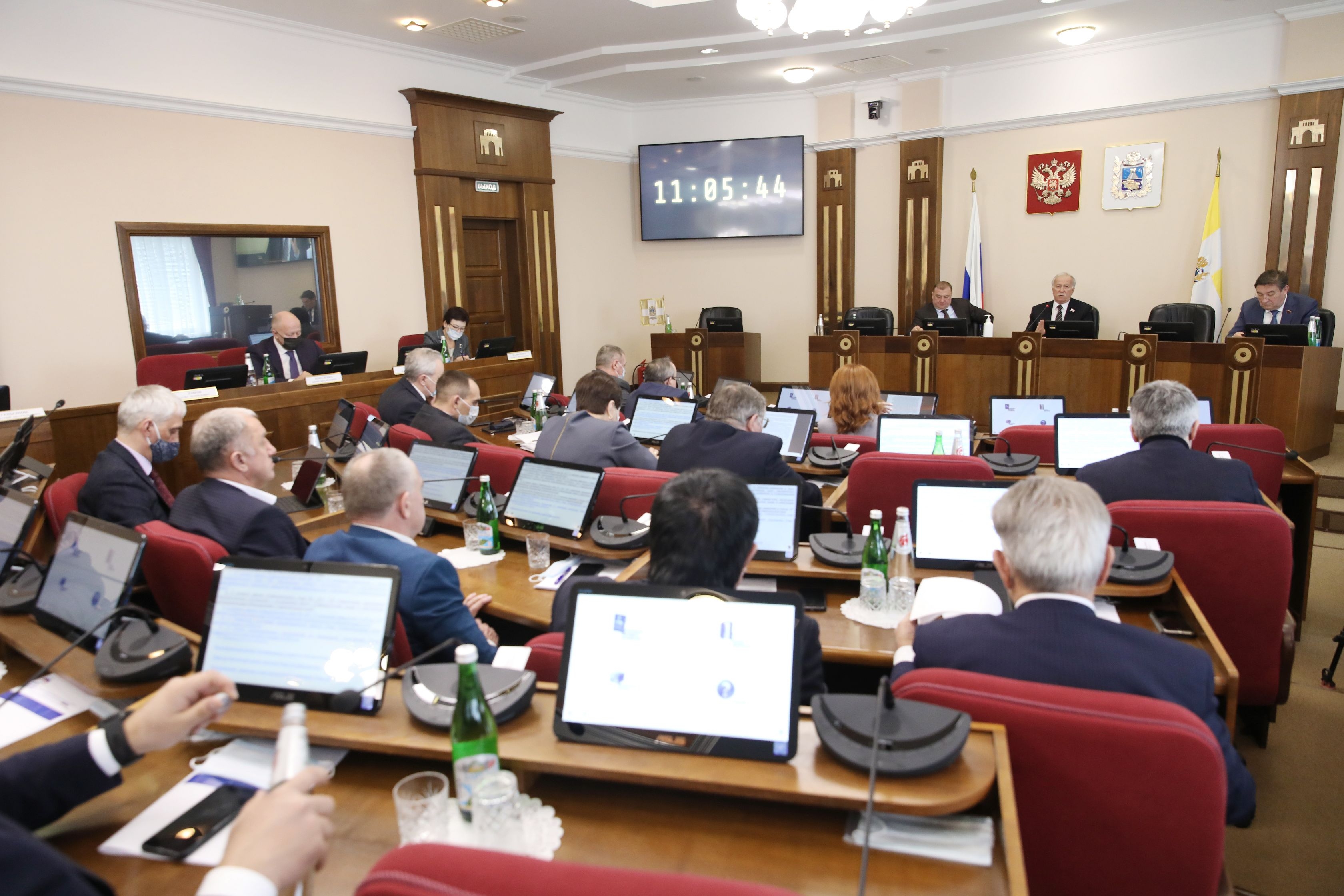 Дума Ставропольского края провела первое в 2022 году заседание