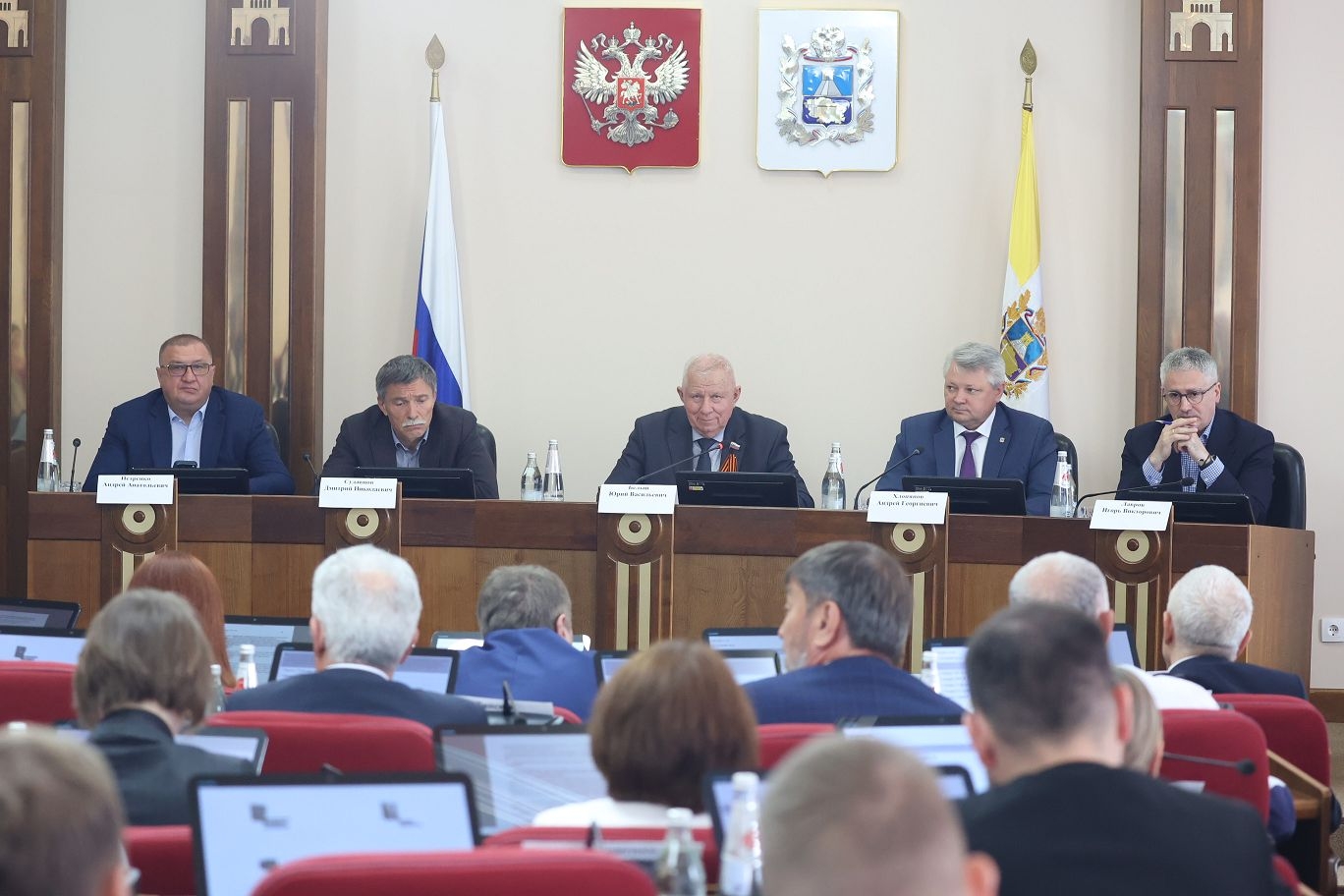 Краевые депутаты предварительно обсудили отчет главы Ставрополья о результатах работы регионального Правительства за 2025 год