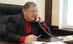 Продажа дистанционно, запись о рождении и спорная доля в земельном участке