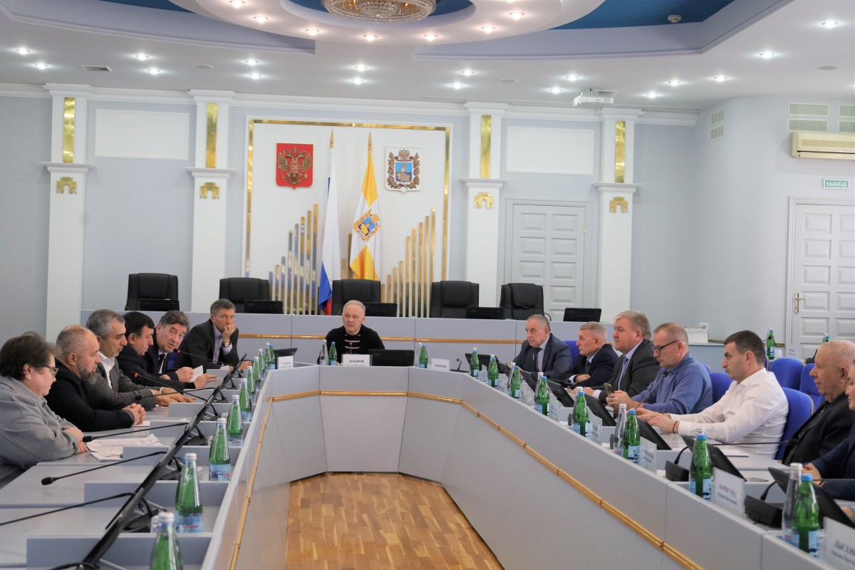 Депутаты рассмотрели изменения в краевой закон «О дорожном фонде Ставропольского края»