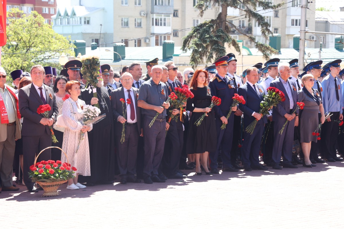 Краевые законодатели почтили память ставропольцев, погибших в годы Великой Отечественной войны