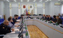 Депутаты работают над совершенствованием краевых законов об административных правонарушениях и патриотическом воспитании