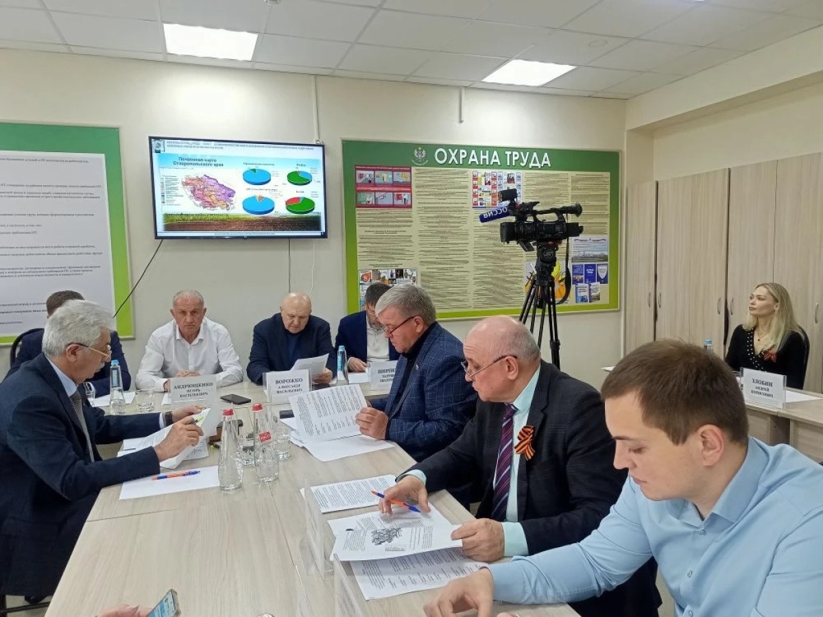 Краевые депутаты обсудили состояние плодородия земель сельхозназначения на Ставрополье