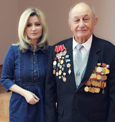Елена Бондаренко поздравила с 90-летием жителя Новоселицкого района