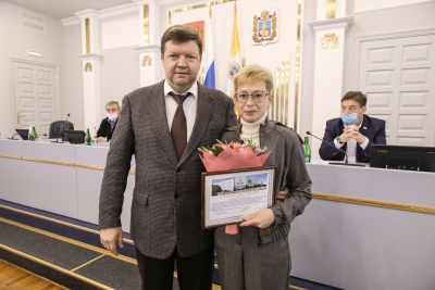 В Думе Ставрополья наградили работников службы обеспечения краевого парламента