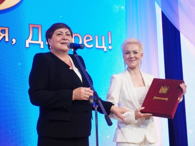 Депутаты поздравили коллектив ставропольского Дворца детского творчества с 85-летием с момента его открытия