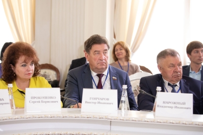 Краевые депутаты приняли участие в заседаниях Ливадийского клуба и Комиссии Совета законодателей России